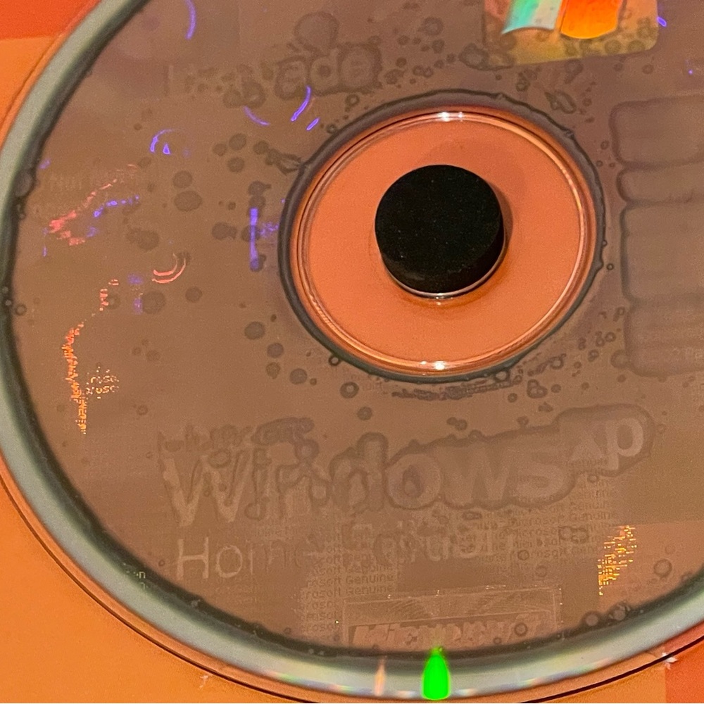 PC 2002 Microsoft Windows Home Edition Operating System + Windows Media Player 9 - Picture 10 of 14